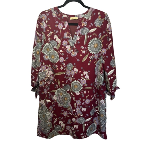 Gilli Dresses & Skirts - Gilli Burgundy Floral V-Neck Dress Size Medium